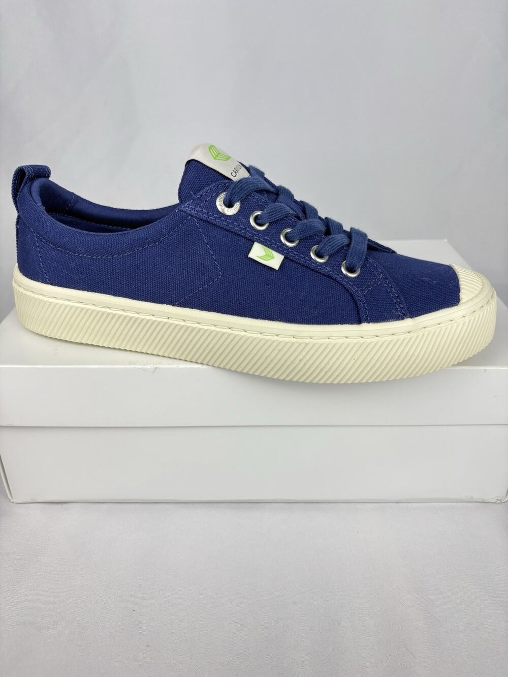 Cariuma OCA Low Sneakers Women’s Sz US 8.5 Bright Navy Canvas Lace Up Shoes New